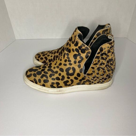 Steven By Steve Madden Leopard Print Coin Sneaker Embellished Calf Hair 8.5 - Picture 4 of 16